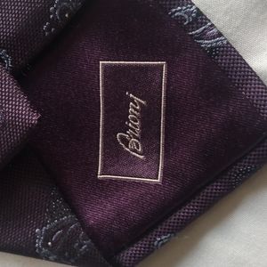 Brioni Men Purple Skinny Paisley Authentic Silk Tie